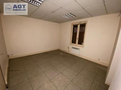 Louer Local commercial 114 m2 Auneuil