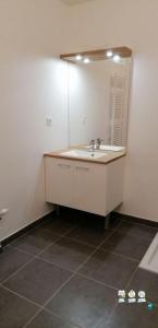For rent Asnieres-sur-seine 2 rooms 44 m2 Hauts de Seine (92600) photo 3