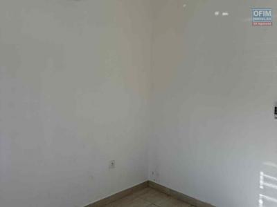 Louer Bureau 51 m2 Saint-pierre