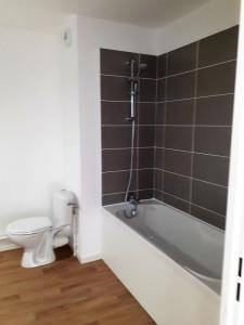 For rent Neuville-en-ferrain 2 rooms 44 m2 Nord (59960) photo 2