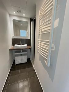 For rent Saint-arnoult-en-yvelines 1 room 35 m2 Yvelines (78730) photo 2