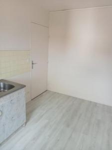 For rent Montlucon 4 rooms 82 m2 Allier (03100) photo 3