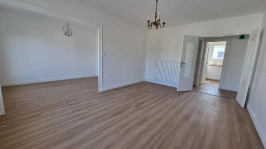 For sale Bordeaux 4 rooms 74 m2 Gironde (33200) photo 2