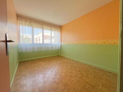 For sale Chesnay 4 rooms 82 m2 Yvelines (78150) photo 4
