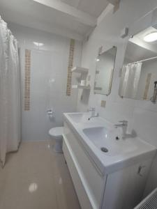 For sale Jenzat 9 rooms 200 m2 Allier (03800) photo 2