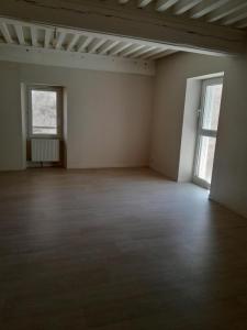 Annonce Location 3 pices Appartement Champagne-en-valromey 01