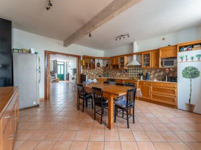 For sale Saint-jean-d'angely 8 rooms 210 m2 Charente maritime (17400) photo 3