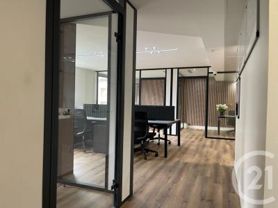 Louer Commerce 90 m2 Nanterre