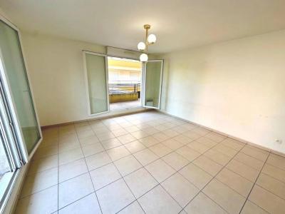 For sale Nice 3 rooms 69 m2 Alpes Maritimes (06200) photo 2
