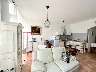For rent Bourg 2 rooms 48 m2 Gironde (33710) photo 1