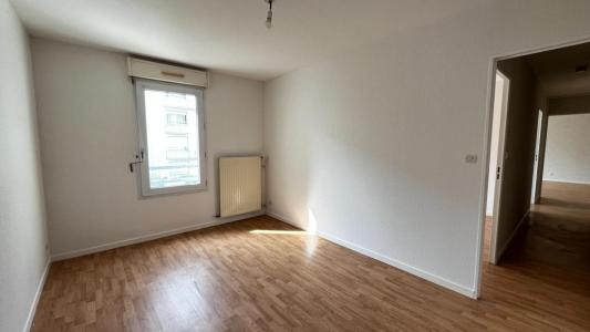 For sale Angers 3 rooms 76 m2 Maine et loire (49000) photo 2