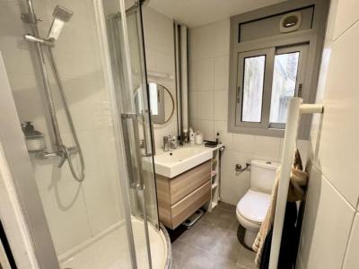 Louer Appartement Paris-18eme-arrondissement 1045 euros