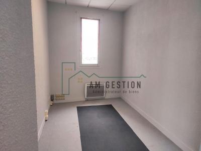 Louer Commerce 33 m2 Limoges