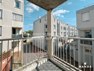 Louer Appartement 10 m2 Evry