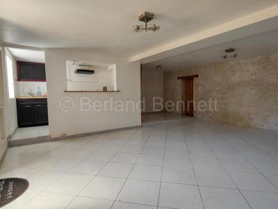 For sale Sauze-vaussais 4 rooms 83 m2 Deux sevres (79190) photo 1