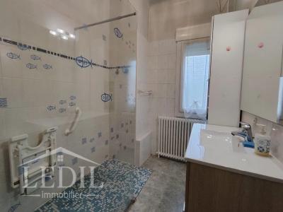 For sale Agen 3 rooms 82 m2 Lot et garonne (47000) photo 4