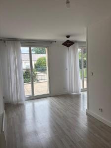 For rent Lamorlaye 1 room 40 m2 Oise (60260) photo 0