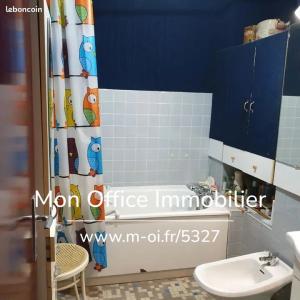 For sale Aubagne 3 rooms 65 m2 Bouches du Rhone (13400) photo 4