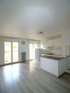 For sale Pontault-combault GARE 2 rooms 34 m2 Seine et marne (77340) photo 2