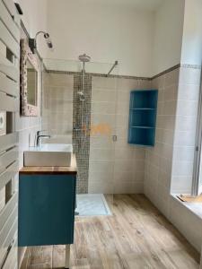 For sale Nimes 3 rooms 60 m2 Gard (30900) photo 2