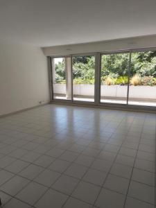 For rent Marseille-8eme-arrondissement 4 rooms 97 m2 Bouches du Rhone (13008) photo 2