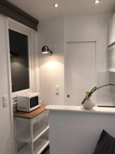 For rent Neuilly-sur-seine 1 room 17 m2 Hauts de Seine (92200) photo 3