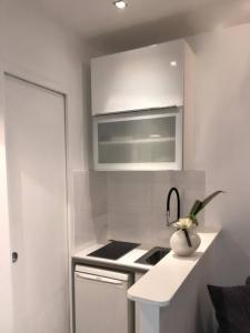 For rent Neuilly-sur-seine 1 room 17 m2 Hauts de Seine (92200) photo 4