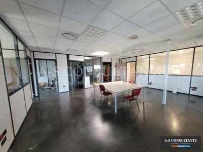 Louer Commerce 484 m2 Apprieu