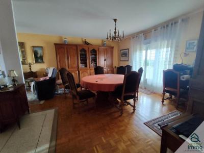 For sale Saint-junien 5 rooms 102 m2 Haute vienne (87200) photo 3