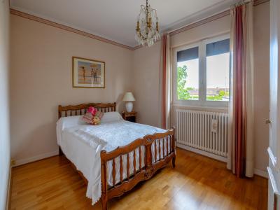 For sale Saint-denis-les-bourg 9 rooms 214 m2 Ain (01000) photo 4