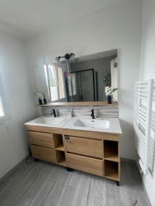 For sale Pierrefeu-du-var 7 rooms 174 m2 Var (83390) photo 3