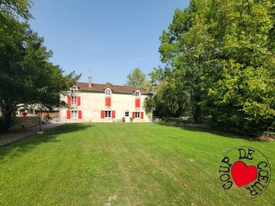 Annonce Vente 10 pices Maison Lussac-les-chateaux 86