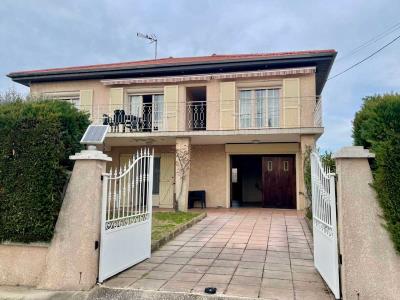 For sale Meyzieu 9 rooms 175 m2 Rhone (69330) photo 2