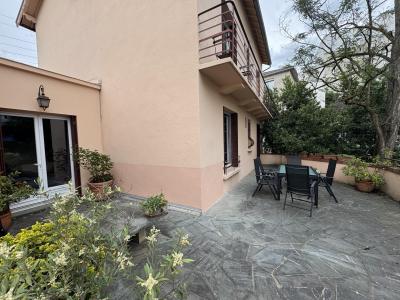 For sale Clermont-ferrand 8 rooms 180 m2 Puy de dome (63000) photo 0
