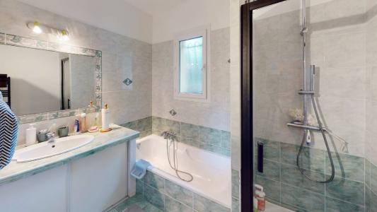 For sale Roquemaure 4 rooms 93 m2 Gard (30150) photo 3