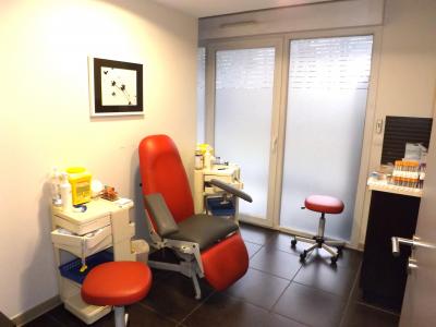 Acheter Local commercial Bonneville 666000 euros