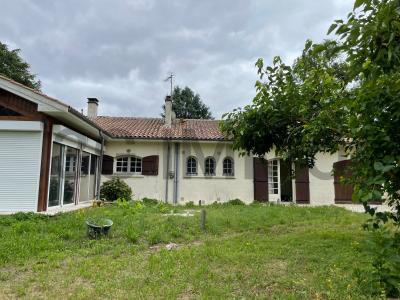 For sale Blanquefort 7 rooms 160 m2 Gironde (33290) photo 0