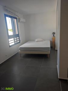 For sale Moule 3 rooms 93 m2 Guadeloupe (97160) photo 3