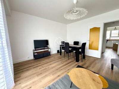 Louer Appartement Laval 390 euros