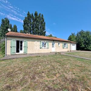 For sale Puyravault 5 rooms 130 m2 Charente maritime (17700) photo 0