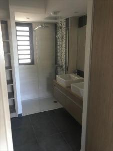 Louer Appartement Saint-gilles-les-bains 1040 euros