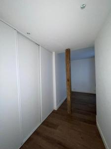 For rent Paris-3eme-arrondissement 3 rooms 62 m2 Paris (75003) photo 3