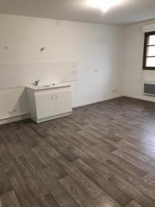 For rent Villeneuve-la-guyard 3 rooms 70 m2 Yonne (89340) photo 2