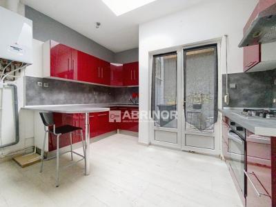 For sale Tourcoing 4 rooms 82 m2 Nord (59200) photo 2