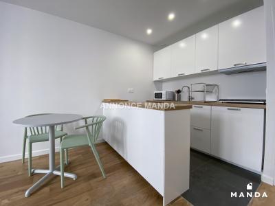 Louer Appartement Paris-18eme-arrondissement 919 euros
