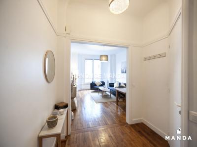Louer Appartement Paris-17eme-arrondissement 1990 euros
