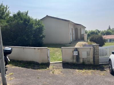 For sale Confolens 92 m2 Charente (16500) photo 3