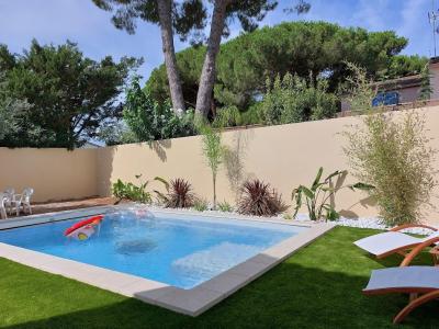 For sale Aigues-mortes 5 rooms 109 m2 Gard (30220) photo 2