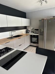 For sale Genas 6 rooms 177 m2 Rhone (69740) photo 3