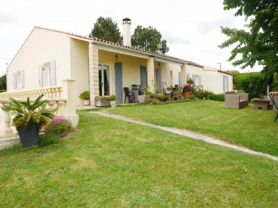 For sale Berneuil RATAUD 7 rooms 180 m2 Charente maritime (17460) photo 0